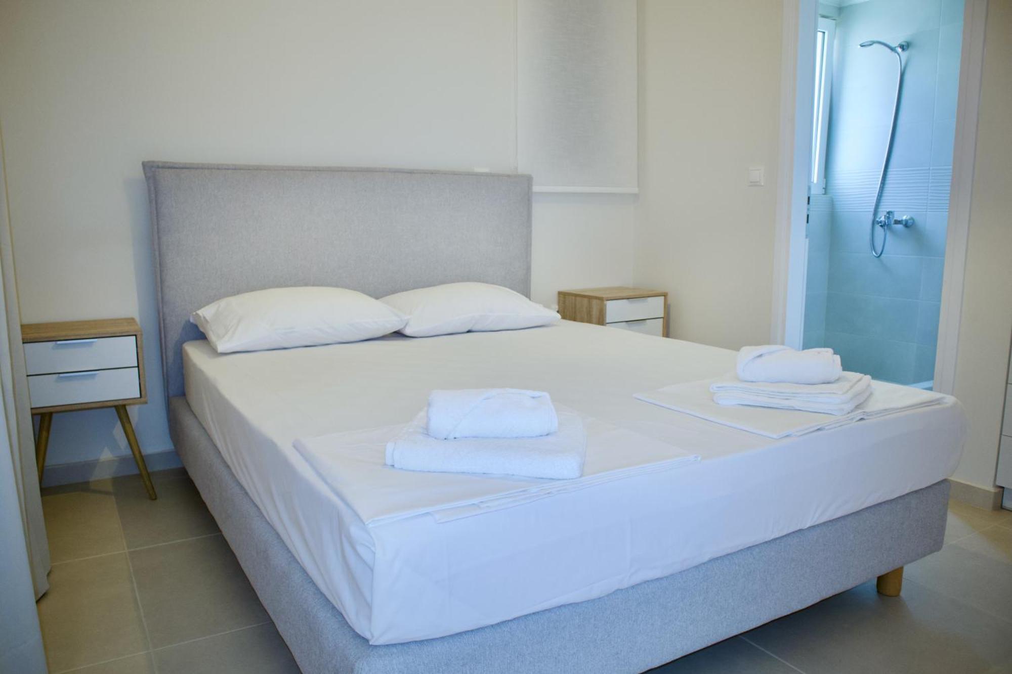 Resitour - Aphrodite Beachfront Pirgos Psilonerou Cameră foto