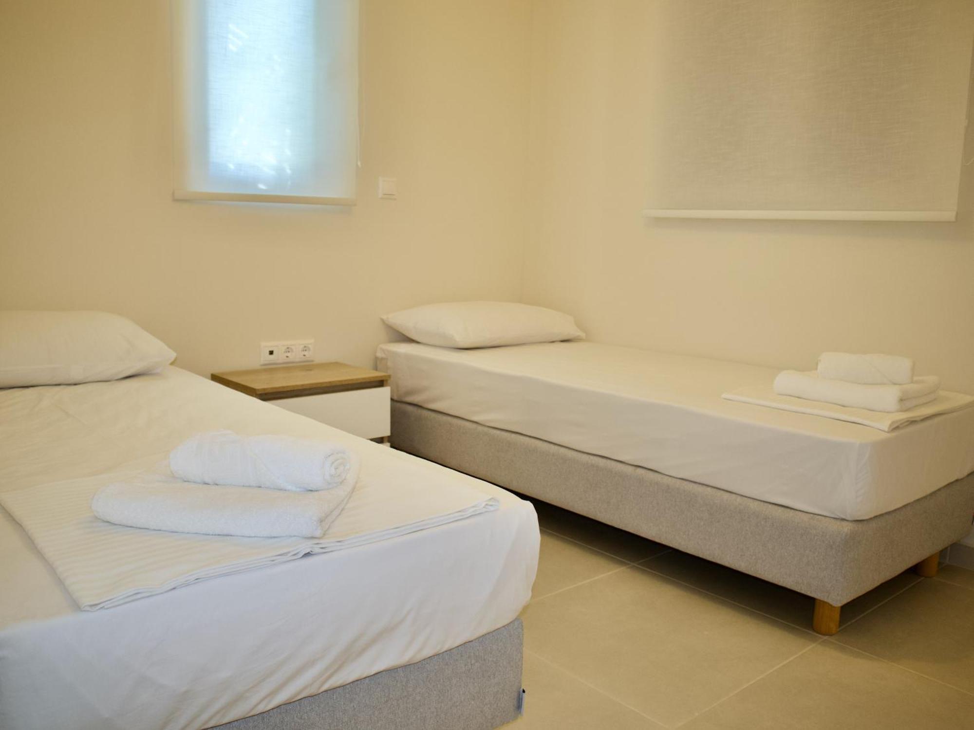 Resitour - Aphrodite Beachfront Pirgos Psilonerou Cameră foto