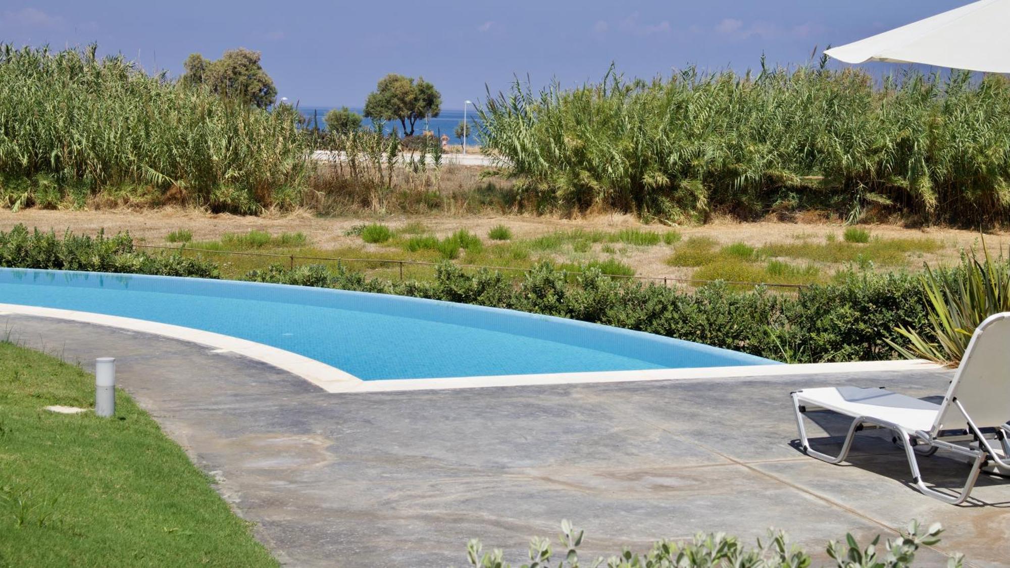 Resitour - Aphrodite Beachfront Pirgos Psilonerou Cameră foto
