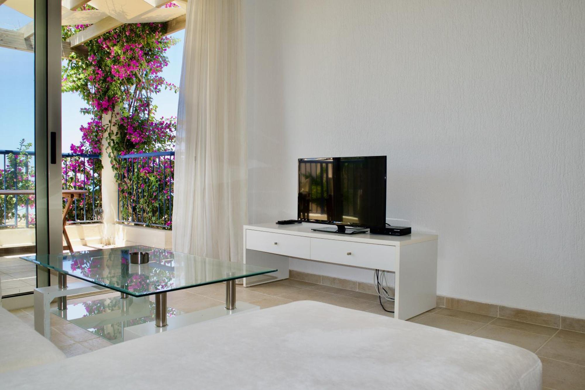 Resitour - Aphrodite Beachfront Pirgos Psilonerou Cameră foto